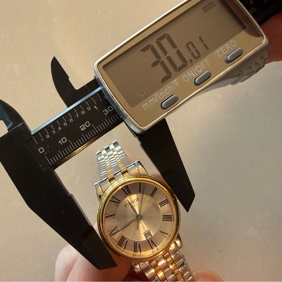 Ladies Tissot Carson two tone watch 30mm - Picture 8 of 11